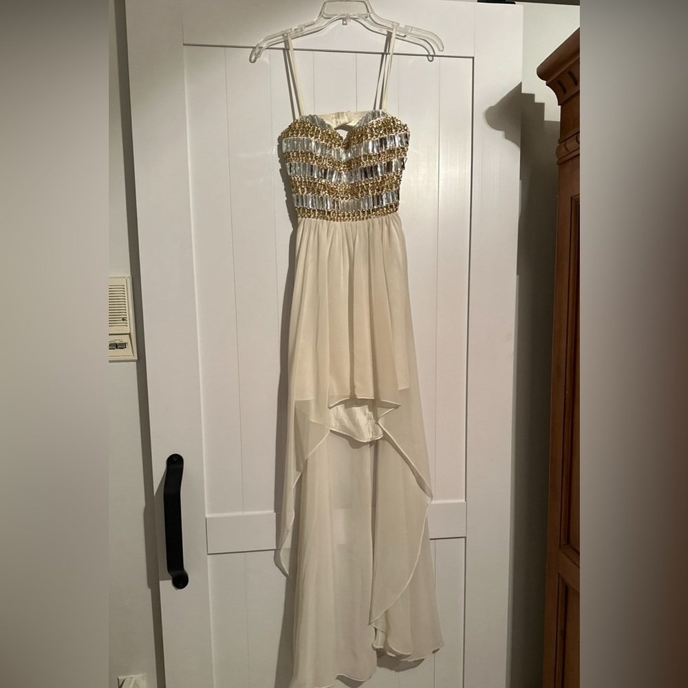 Off white dress, great for prom or formal gatherings